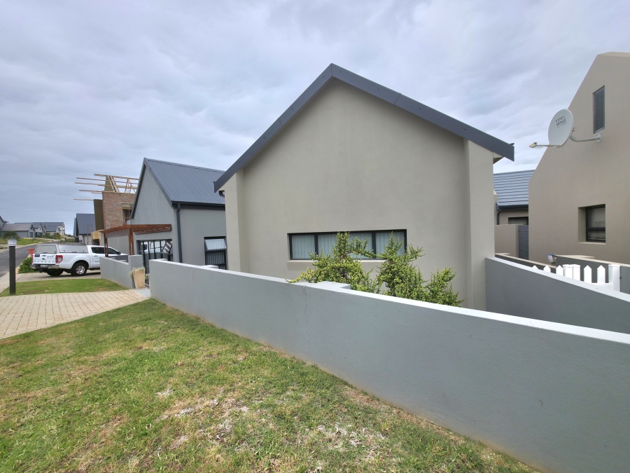 3 Bedroom Property for Sale in Outeniquasbosch Western Cape